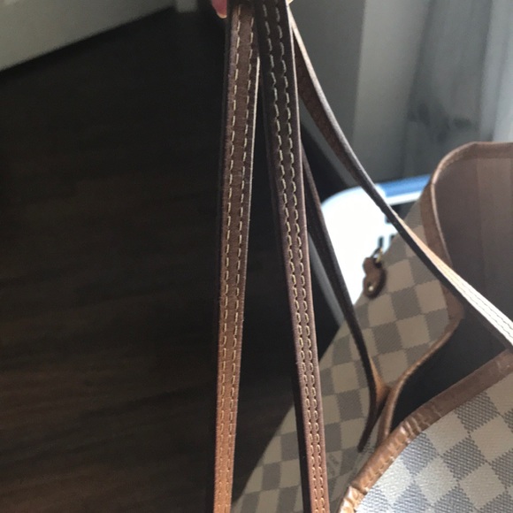 Louis Vuitton Neverfull purse with wristlet - Picture 4 of 8